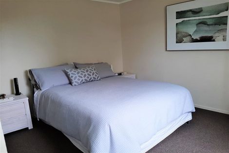 Photo of property in 3/2 Burdendale Grove, Churton Park, Wellington, 6037