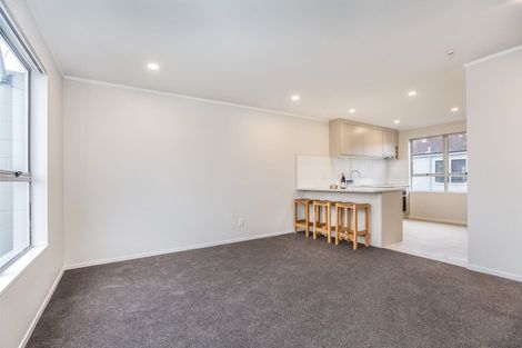 Photo of property in 2/47 Point Chevalier Road, Point Chevalier, Auckland, 1022