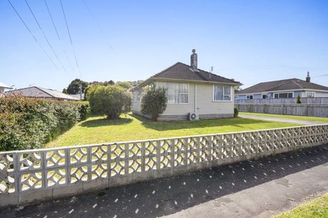 Photo of property in 55 Lismore Street, Merrilands, New Plymouth, 4312