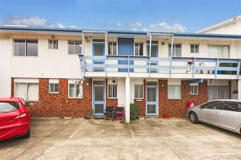 Photo of property in 10/35 Mana Esplanade, Paremata, Porirua, 5026