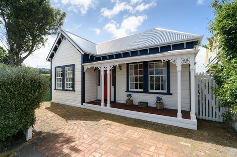 Photo of property in 15 Herald Terrace, Berhampore, Wellington, 6023