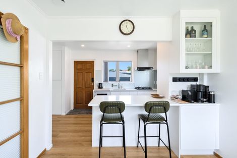 Photo of property in 57 Divich Avenue, Te Atatu South, Auckland, 0610