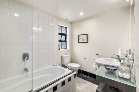 Photo of property in Dominion Apartments, 7/80 Victoria Street, Wellington Central, Wellington, 6011