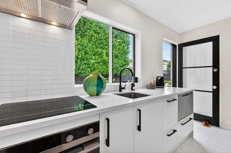 Photo of property in 3/5a Tobruk Crescent, Milford, Auckland, 0620