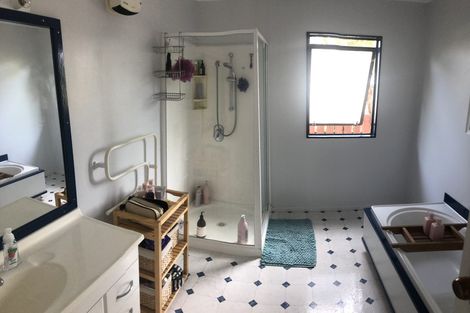 Photo of property in 128 Tutere Street, Waikanae Beach, Waikanae, 5036