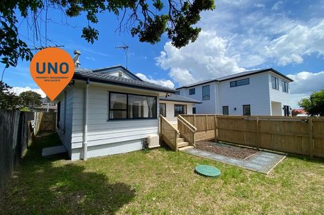 Photo of property in 49 Meadowood Drive, Unsworth Heights, Auckland, 0632