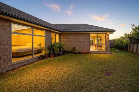 Photo of property in 79 Tiriwa Drive, Massey, Auckland, 0614