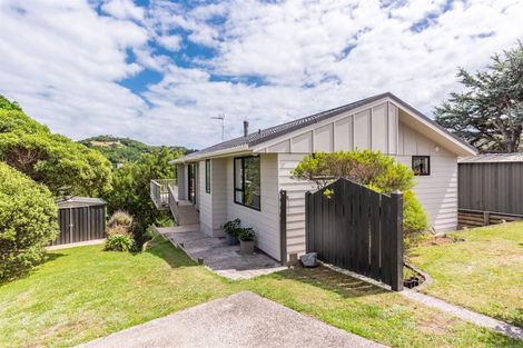 Photo of property in 15 Puketai Place, Pukerua Bay, 5026