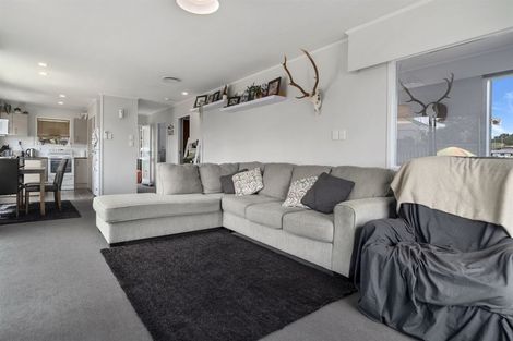 Photo of property in 37 Dunton Drive, Welcome Bay, Tauranga, 3112