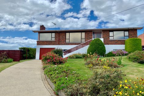 Photo of property in 30 Bayne Terrace, Macandrew Bay, Dunedin, 9014