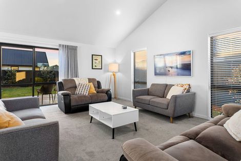 Photo of property in 14 Chatsworth Avenue, Rangiora, 7400