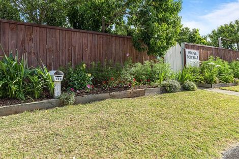 Photo of property in 2/24 Lambrown Drive, Totara Vale, Auckland, 0629