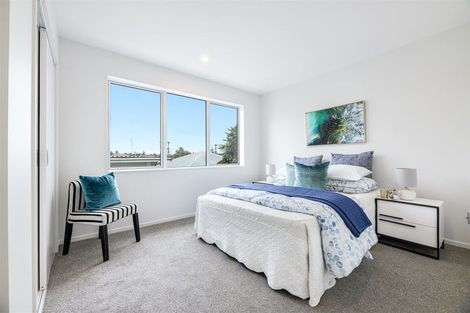 Photo of property in 3d Kingdale Road, Henderson, Auckland, 0610