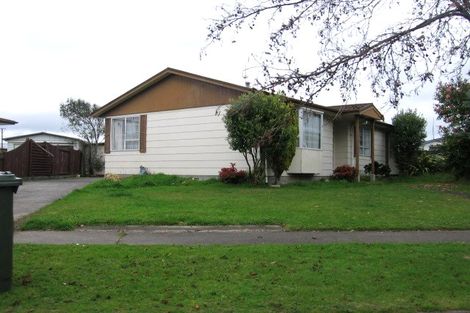 Photo of property in 10 Cumberland Place, Kelvin Grove, Palmerston North, 4414