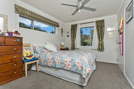 Photo of property in 8 Rahotu Way, Bayview, Auckland, 0629