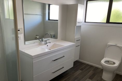 Photo of property in 15 Resolution Place, Bryndwr, Christchurch, 8053