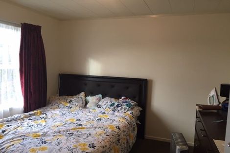 Photo of property in 2/24 Bell Street, Tawa, Wellington, 5028