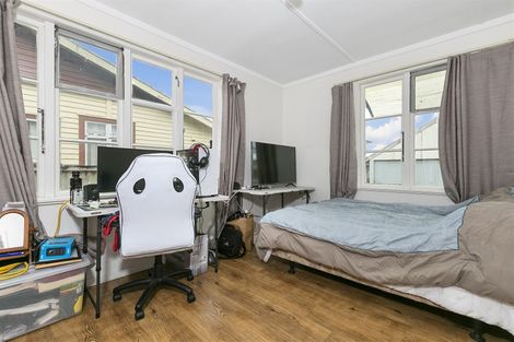 Photo of property in 3154 Great North Road, New Lynn, Auckland, 0600