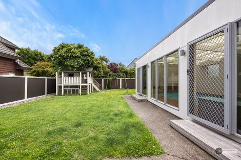 Photo of property in 11 Marina Grove, Hutt Central, Lower Hutt, 5010