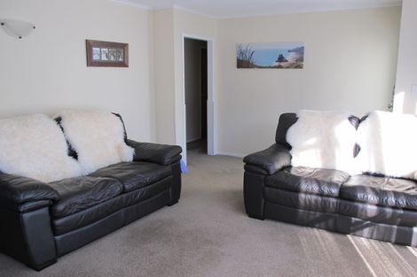 Photo of property in 1/25 Sapphire Place, Bayview, Auckland, 0629