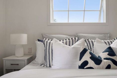 Photo of property in 10 Jarmey Place, Mangakakahi, Rotorua, 3015