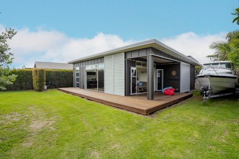 Photo of property in 100 Sylvia Road, Whangamata, 3620