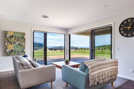 Photo of property in 7 Kanuka Grove, Kinloch, Taupo, 3377