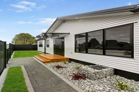 Photo of property in 54d Te Atatu Road, Te Atatu South, Auckland, 0610