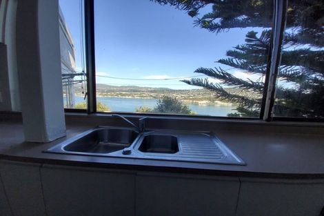 Photo of property in 9 Rangitane Street, Maupuia, Wellington, 6022