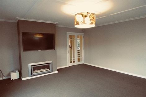 Photo of property in 16 Cutfield Road, New Plymouth, 4310
