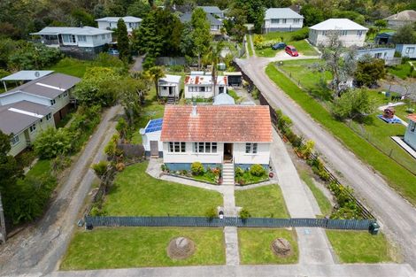 Photo of property in 15 Boswell Street, Kawakawa, 0210