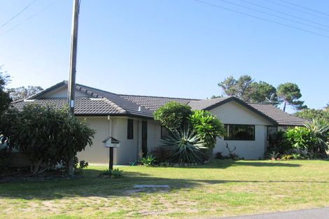 Photo of property in 37 Riverview Road, Cooks Beach, Whitianga, 3591