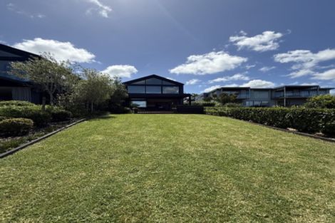 Photo of property in 31 Oakpark Place, West Harbour, Auckland, 0618
