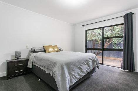 Photo of property in 2/11 Beach Road, Pahurehure, Papakura, 2113