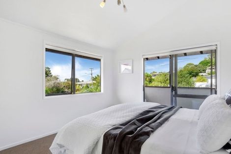 Photo of property in 2/99 Matipo Road, Mairangi Bay, Auckland, 0630