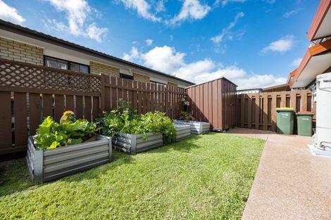 Photo of property in 4/73 Vintage Drive, Henderson, Auckland, 0612