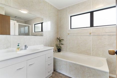 Photo of property in 14a Karaka Street, New Lynn, Auckland, 0600