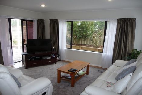 Photo of property in 2/32 Pupuke Road, Takapuna, Auckland, 0622