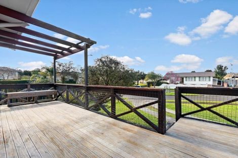 Photo of property in 10 Kereru Place, Half Moon Bay, Auckland, 2012