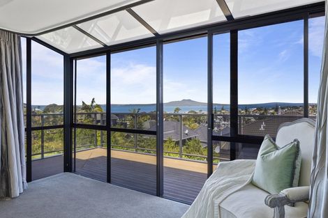 Photo of property in 1/11 Seaview Road, Castor Bay, Auckland, 0620