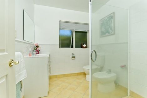 Photo of property in 17 Te Wharau Drive, Greenhithe, Auckland, 0632