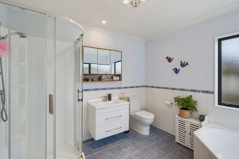 Photo of property in 166 Milne Drive, Paraparaumu, 5032