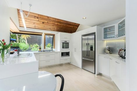 Photo of property in 3 Francis Curtis Avenue, Blockhouse Bay, Auckland, 0600