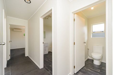 Photo of property in 106 Roberts Line, Kelvin Grove, Palmerston North, 4414