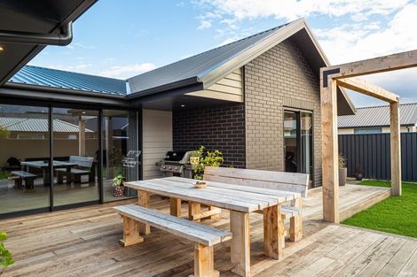 Photo of property in 48 Stratford Drive, Mount Pisa, Cromwell, 9383