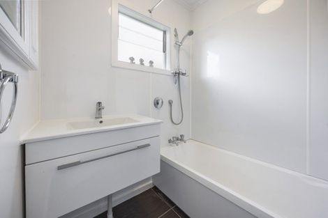 Photo of property in 6 Calgher Avenue, Waitara, 4320