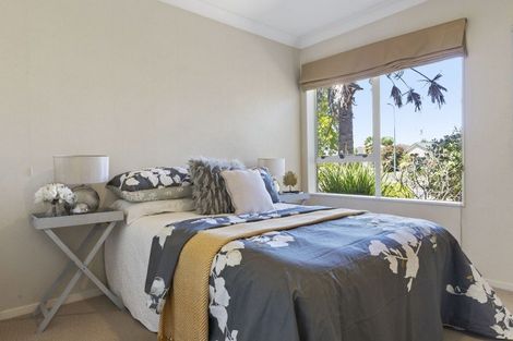 Photo of property in 28 Craigavon Drive, East Tamaki, Auckland, 2013