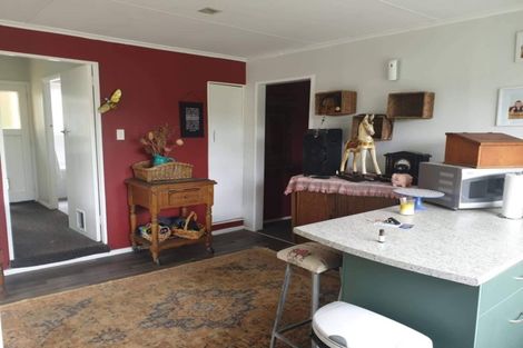 Photo of property in 240 Bridge Street, Eltham, 4322