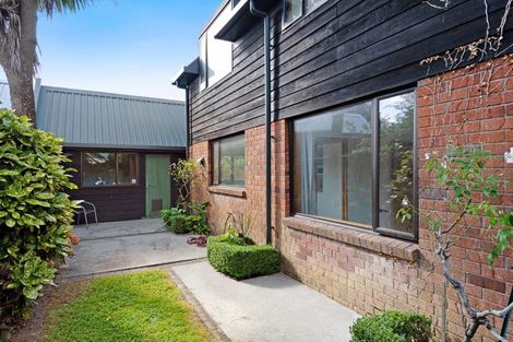 Photo of property in 36a Whites Line West, Woburn, Lower Hutt, 5010