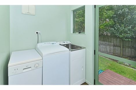 Photo of property in 10b Lane Road, Weymouth, Auckland, 2103